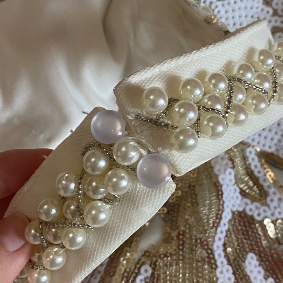 CHARLYIA WHITE/GOLD HALTERNECK SEQUIN, PEARL, AND TASSEL BODYCON DRESS: size 8 - Picture 5 of 7